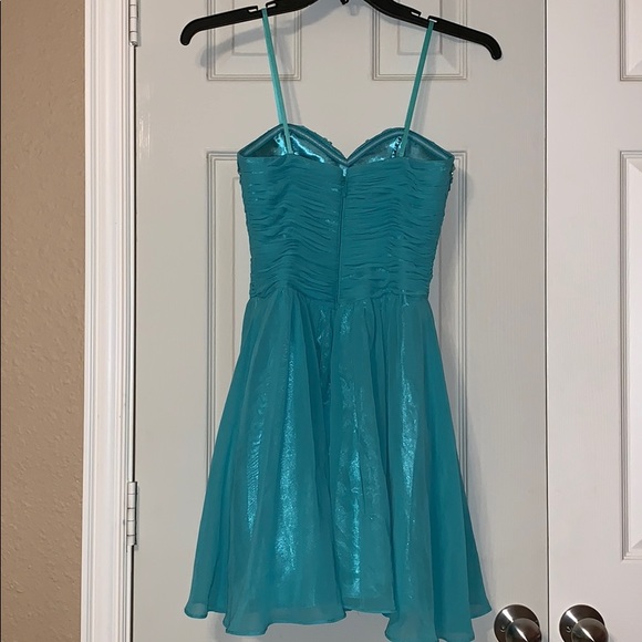 Bee Darlin Size 6 Short Formal Dress - Picture 3 of 6